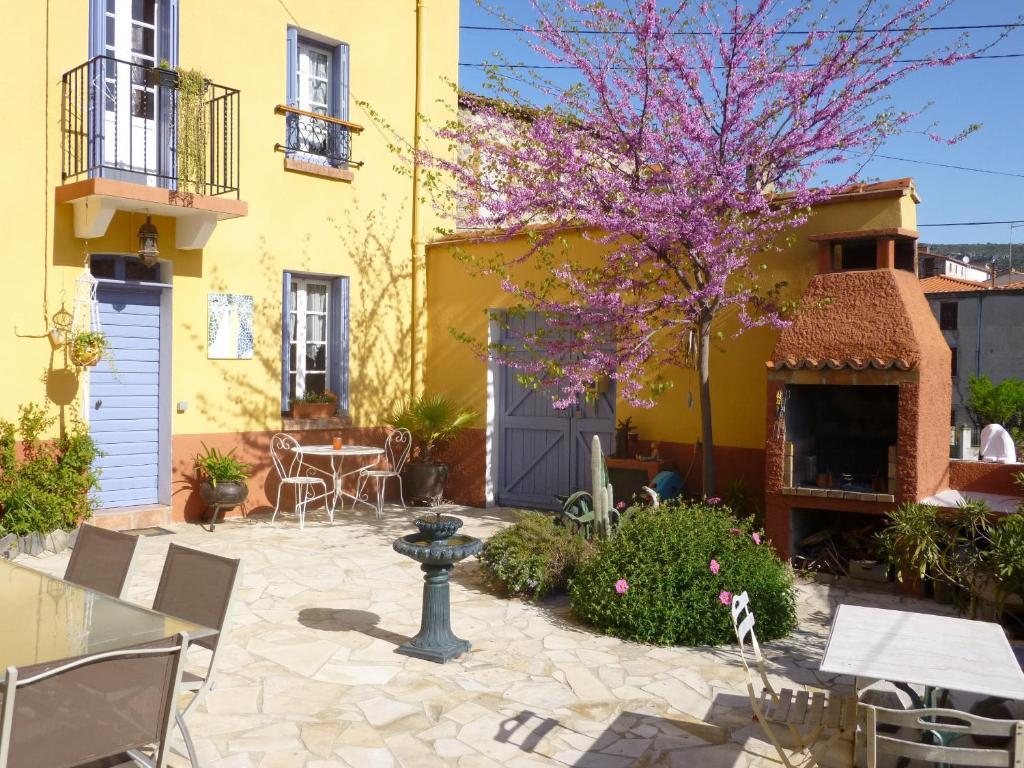L'Art De Vivre Bed and Breakfast Latour-de-France Exteriör bild