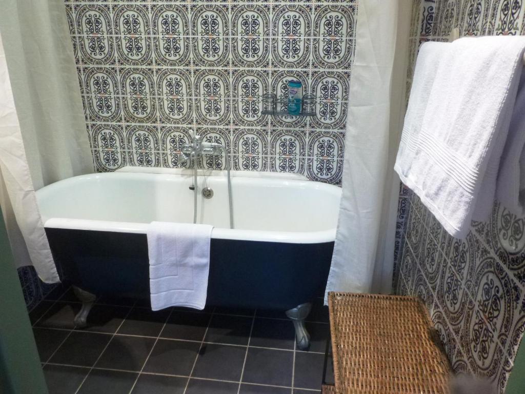 L'Art De Vivre Bed and Breakfast Latour-de-France Rum bild